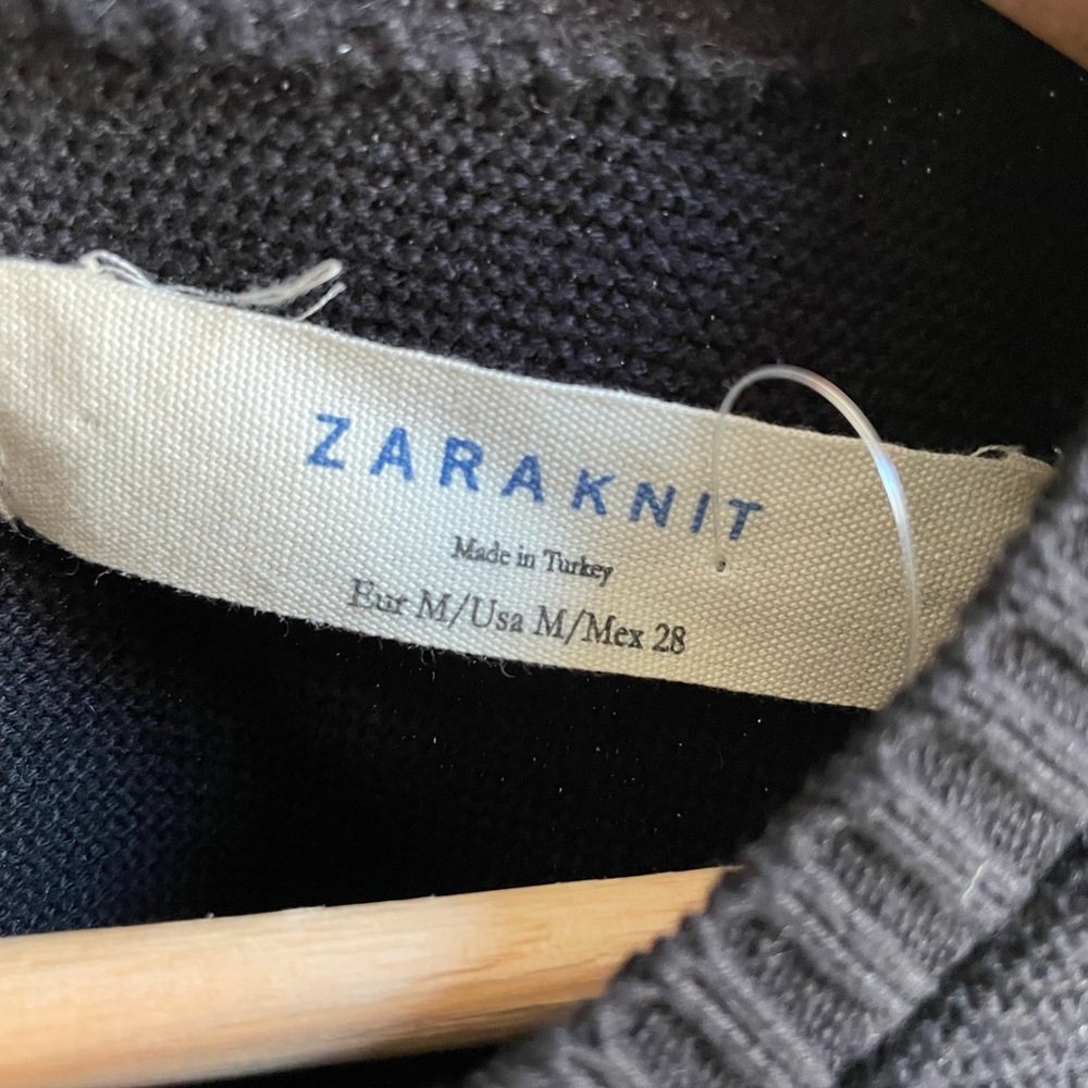 Zara Black and White Sweater - Picture 7 of 8